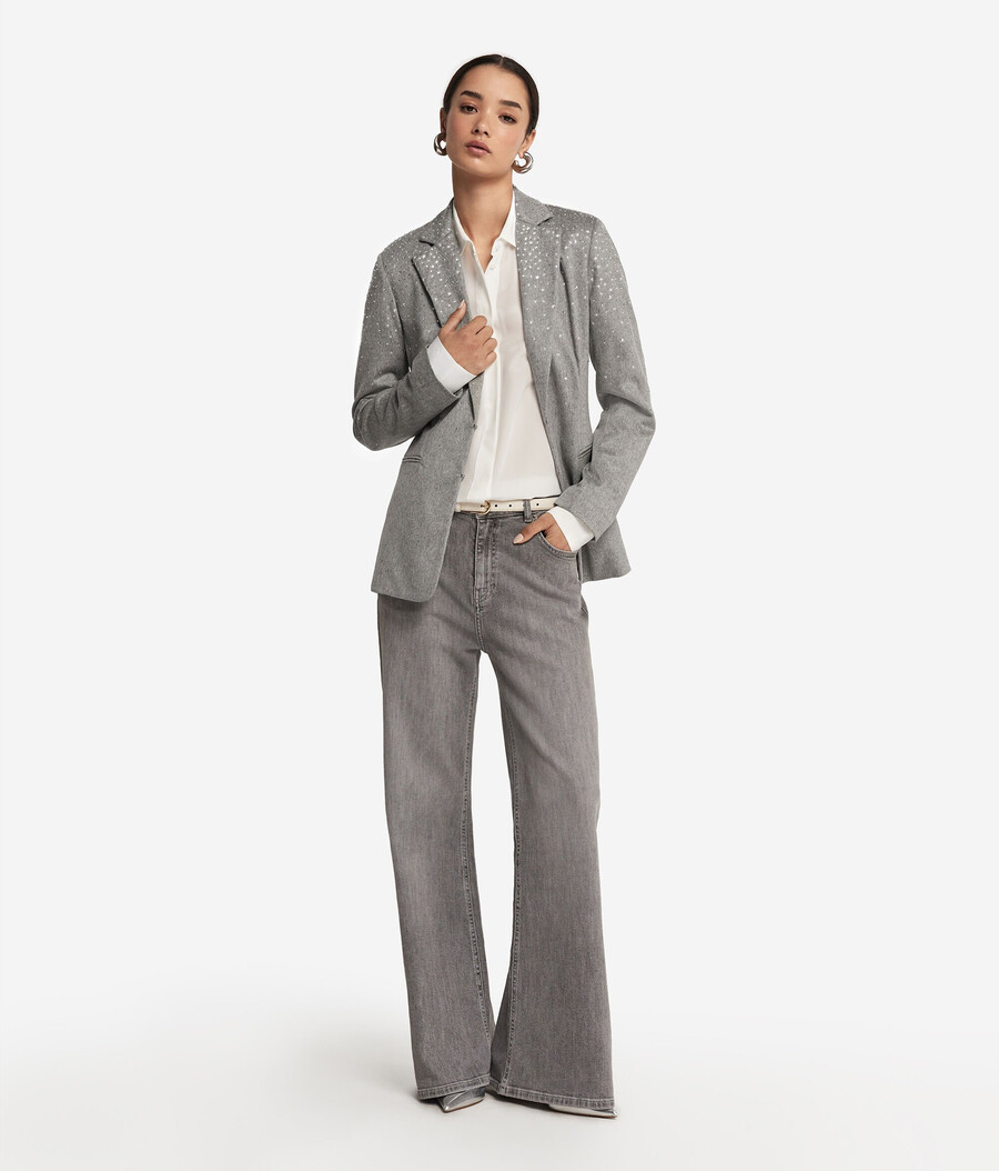 blazer de cachemira con pedrería