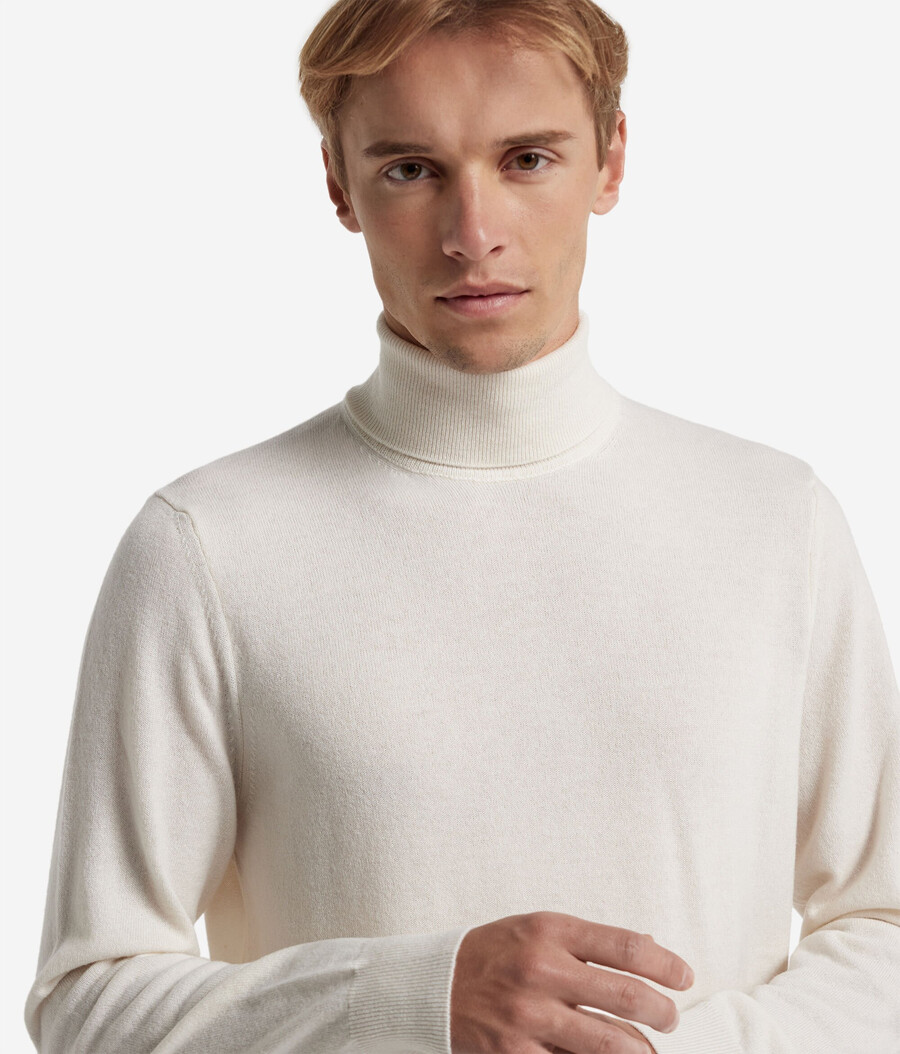 suéter de cuello alto de cachemira ultrasuave
