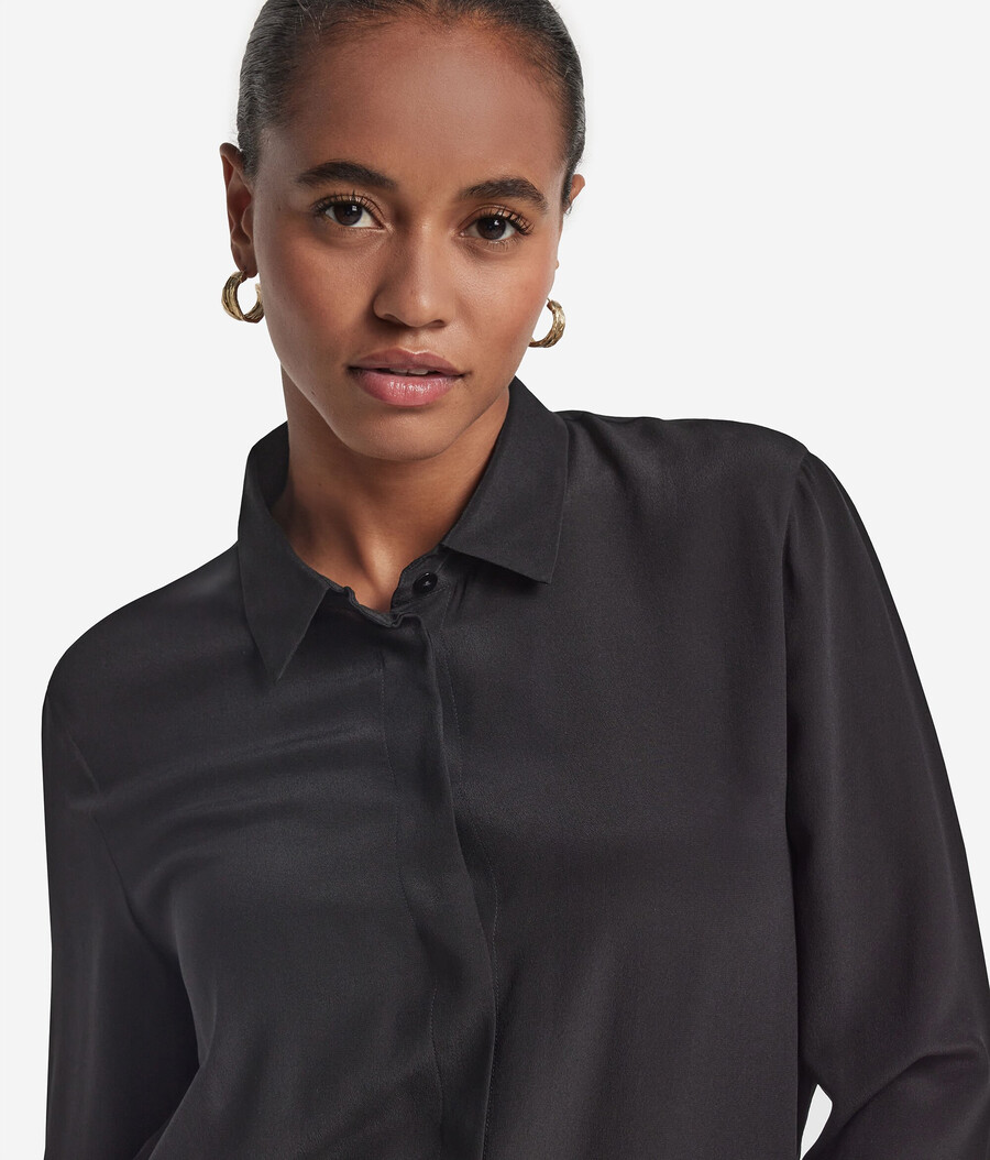 camisa de seda con cuello