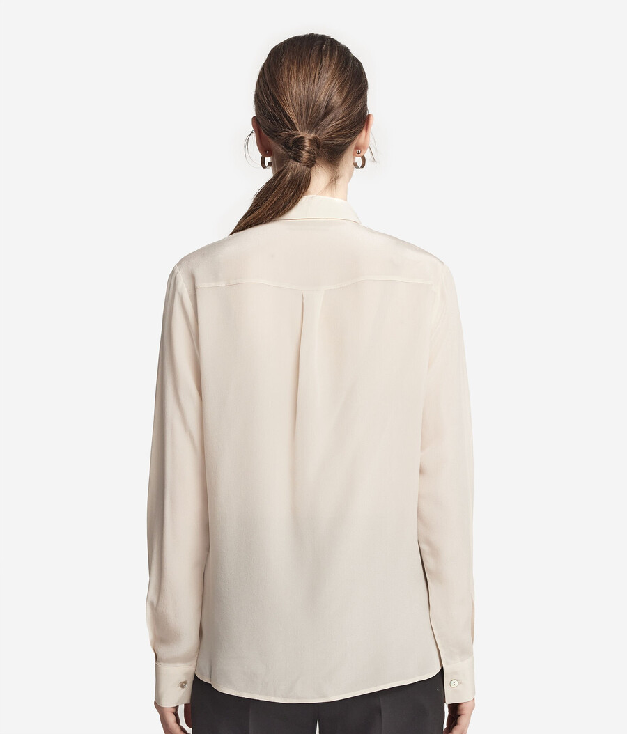 camisa de cuello de seda