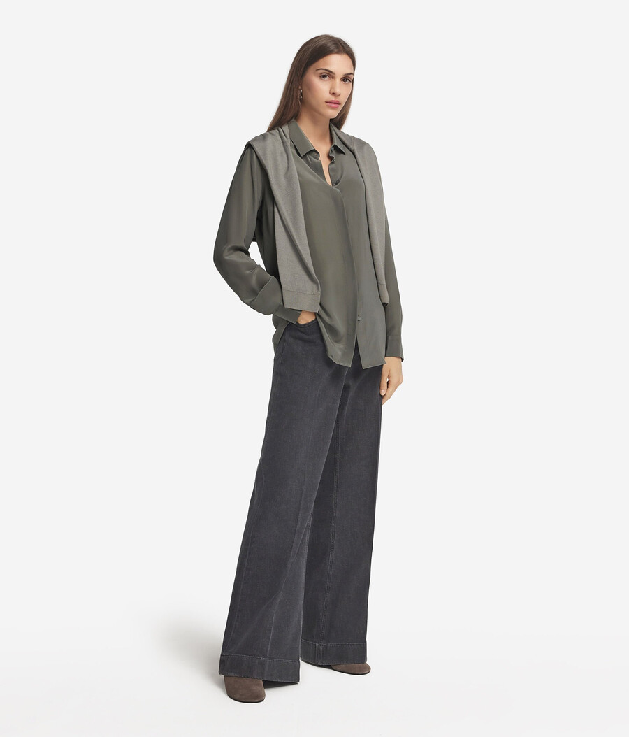 camisa de cuello de seda