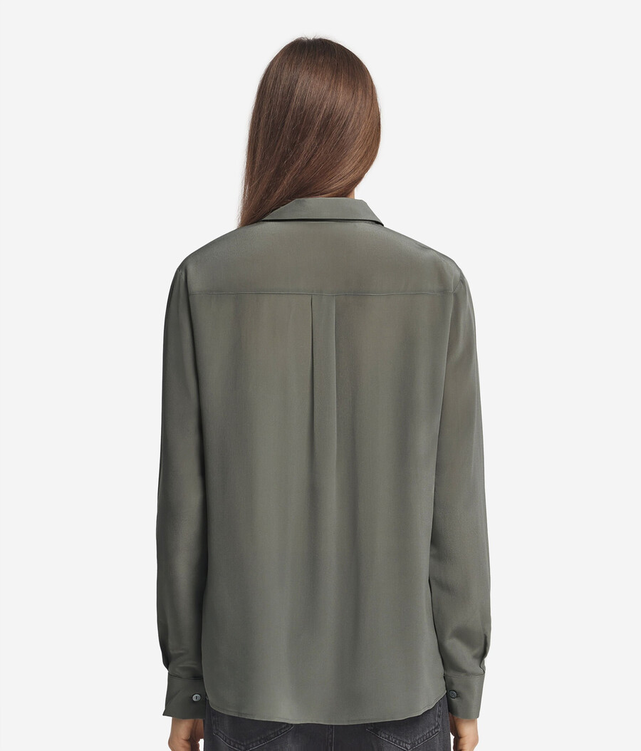 camisa de cuello de seda