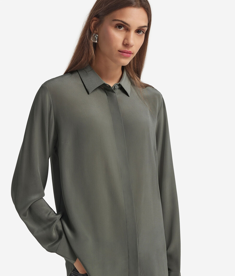 camisa de cuello de seda