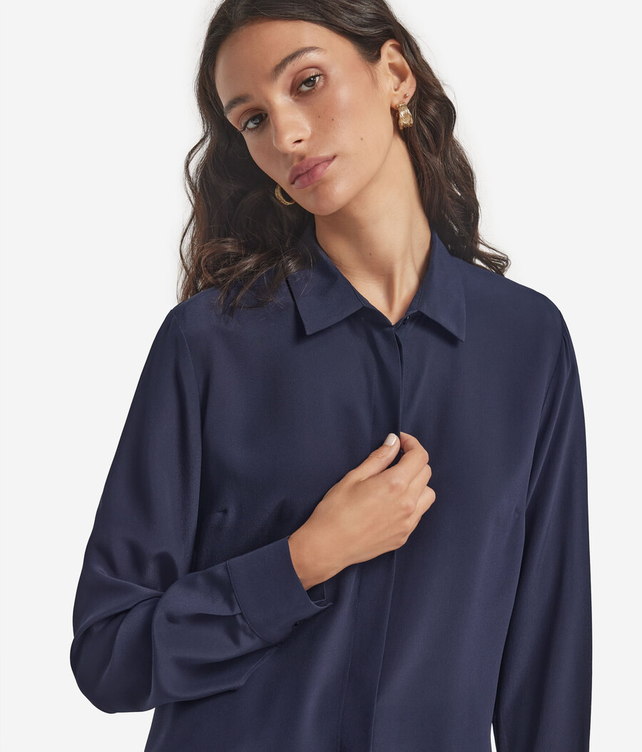 camisa de cuello de seda