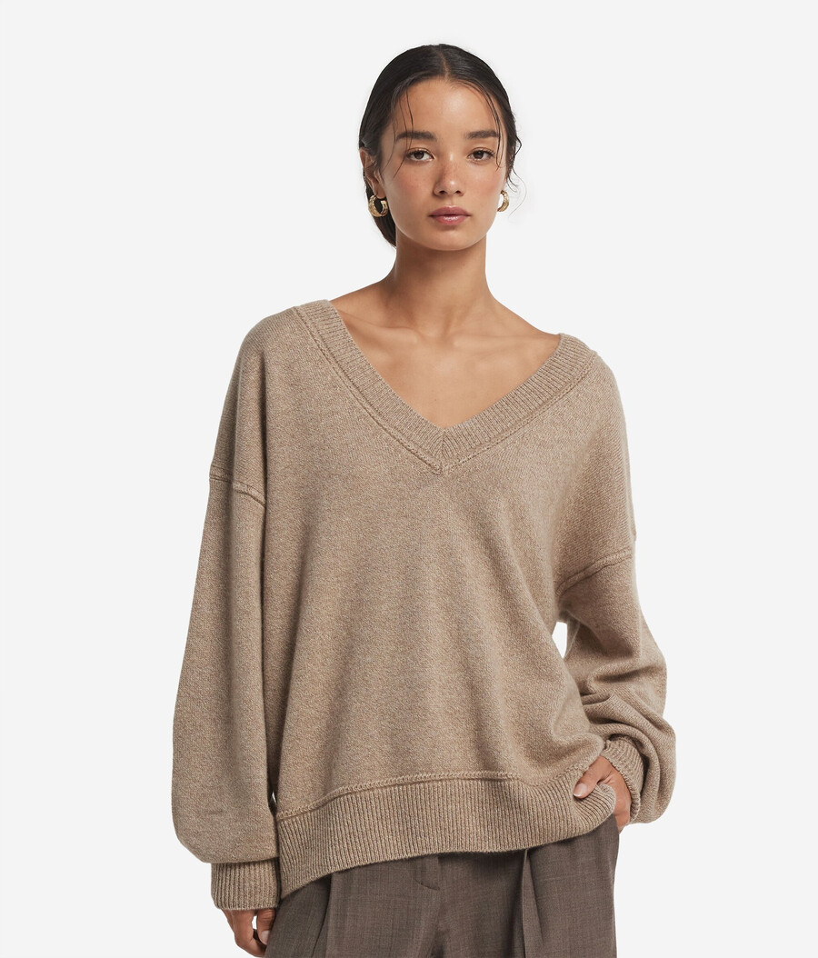 jersey de cuello en v en cachemira ultrasuave sin teñir