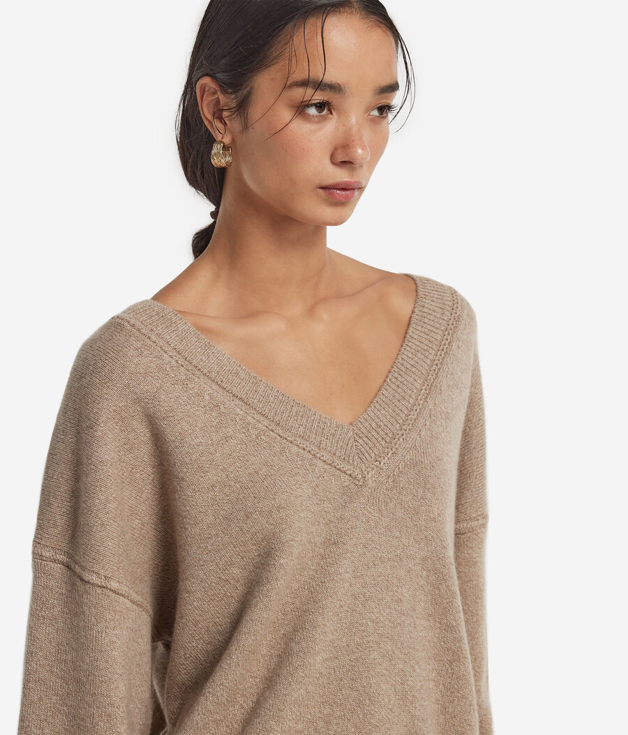 jersey de cuello en v en cachemira ultrasuave sin teñir