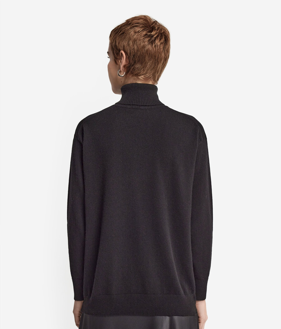 jersey de cuello alto de cachemira con pedrería