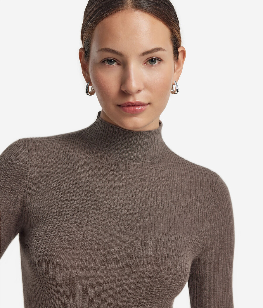 jersey de cuello alto de cachemira ultrafina acanalada