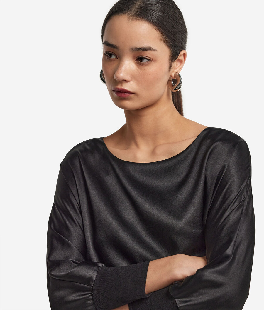jersey de satén de seda con cuello redondo