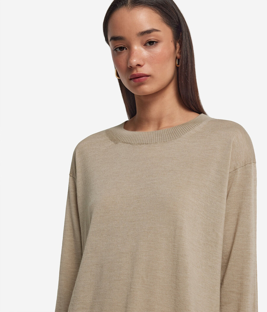 jersey de cachemira con cuello redondo y aberturas