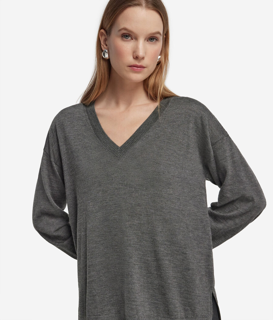 jersey de cachemira con cuello en v y aberturas
