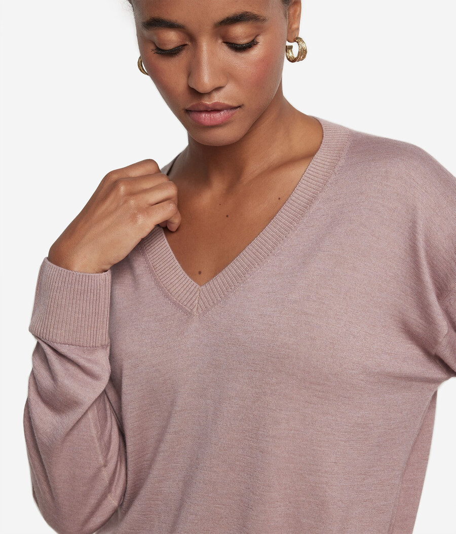 jersey de cachemira con cuello en v y aberturas