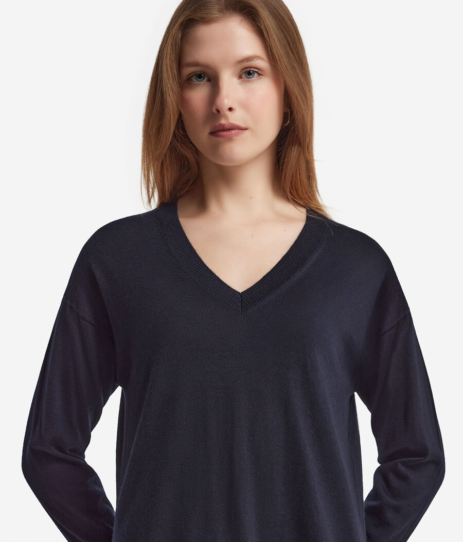 jersey de cachemira con cuello en v y aberturas