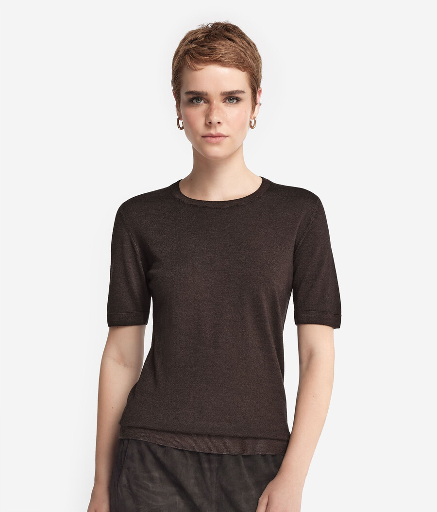 top de cachemira ultrafina con cuello redondo y manga corta