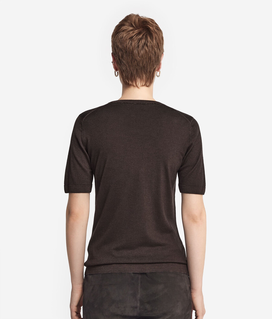 top de cachemira ultrafina con cuello redondo y manga corta