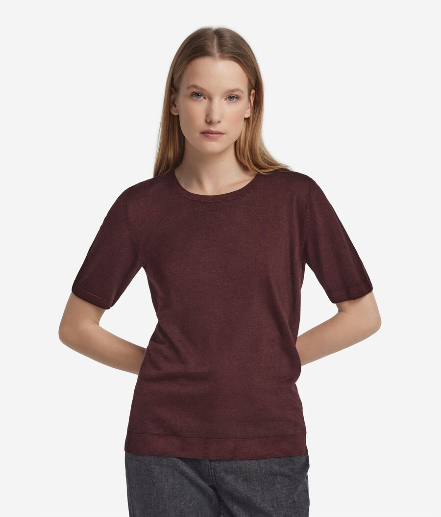 top de cachemira ultrafina con cuello redondo y manga corta