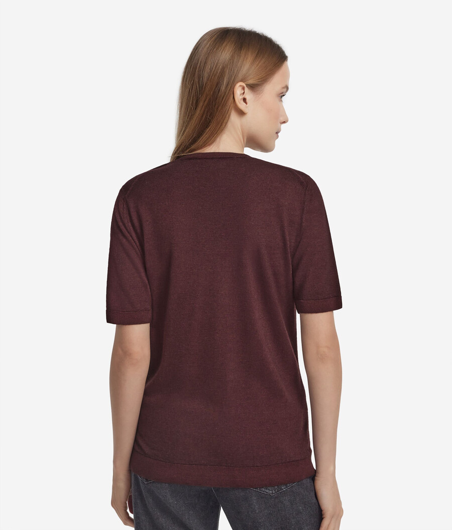 top de cachemira ultrafina con cuello redondo y manga corta