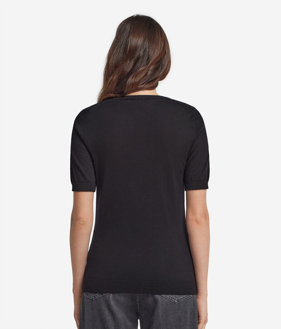 top de cachemira ultrafina con cuello redondo y manga corta