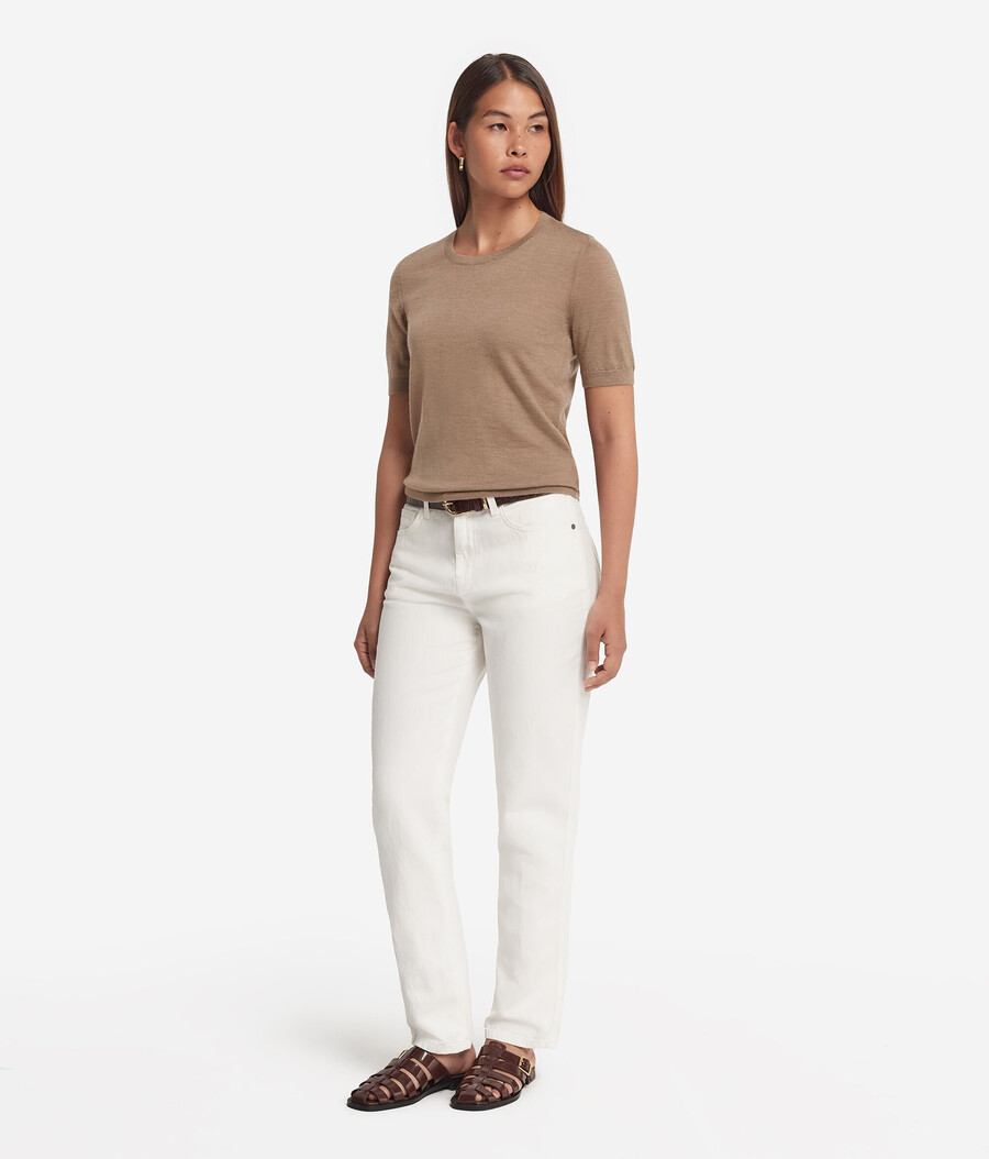 top de cachemira ultrafina con cuello redondo y manga corta