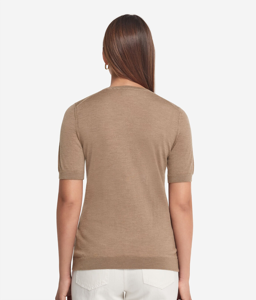 top de cachemira ultrafina con cuello redondo y manga corta