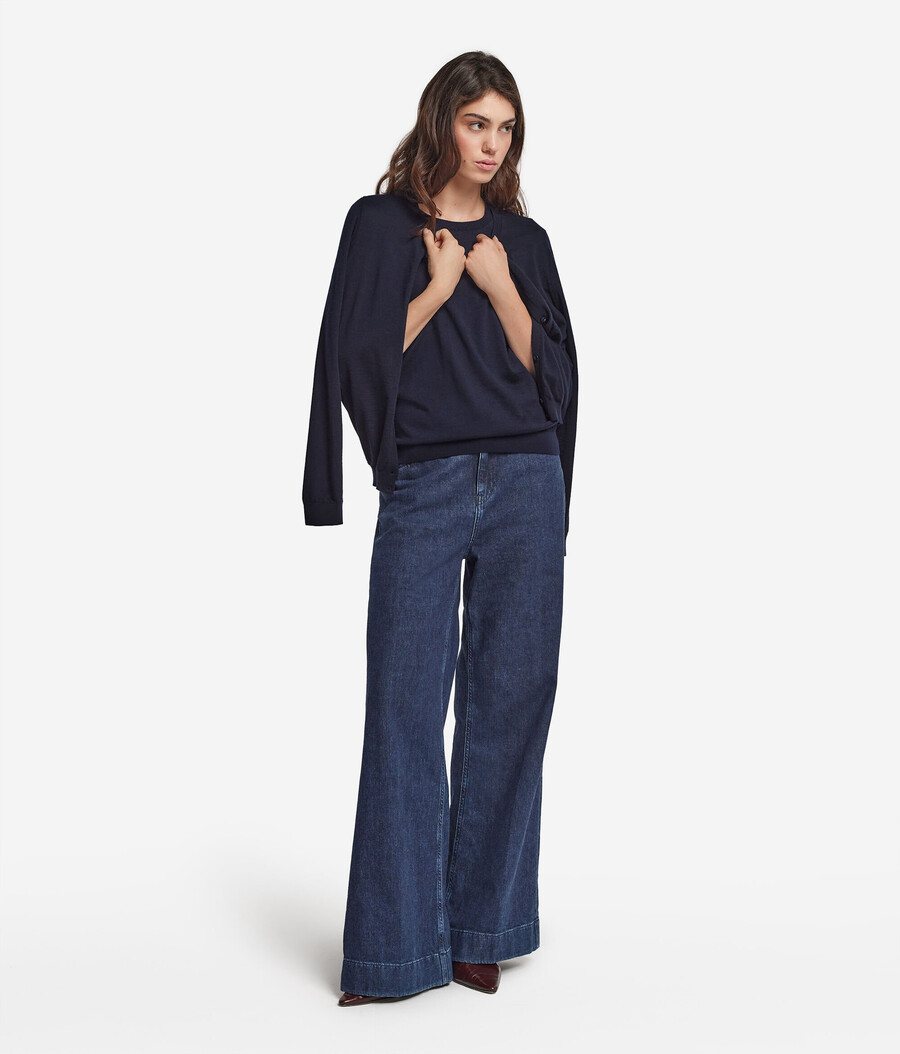 top de cachemira ultrafina con cuello redondo y manga corta
