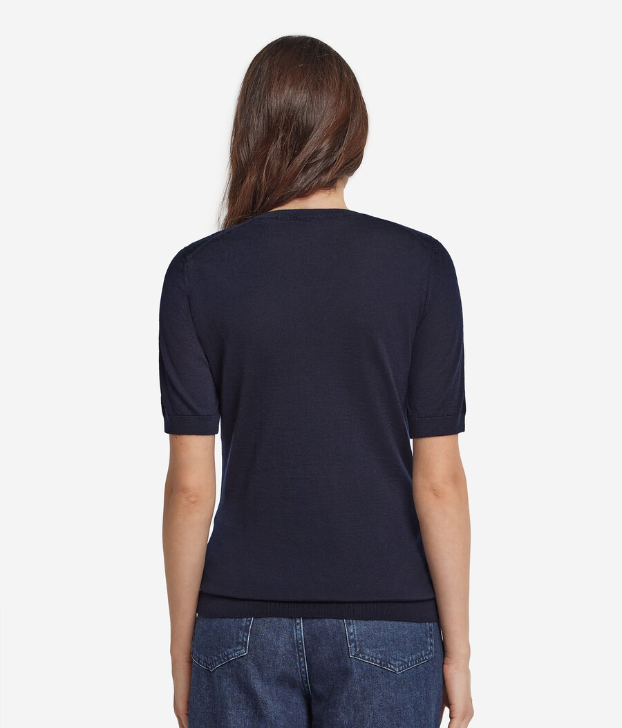 top de cachemira ultrafina con cuello redondo y manga corta