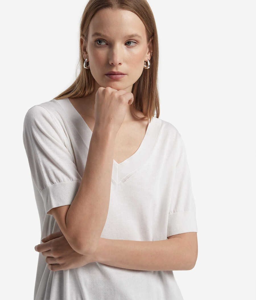 jersey de seda y algodón con cuello en v y manga corta