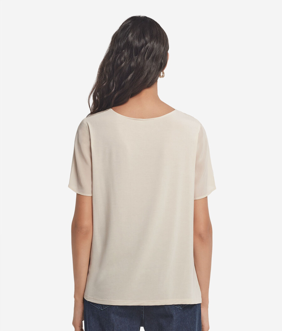 camiseta de seda con cuello redondo
