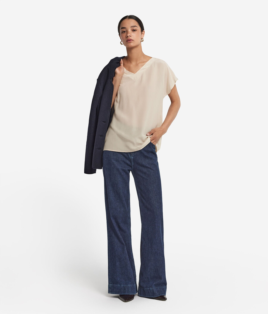 camiseta tipo kimono de seda con cuello en v