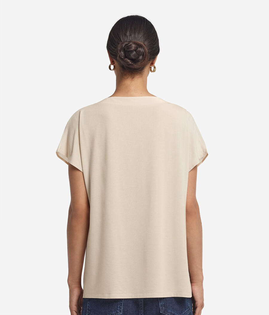 camiseta tipo kimono de seda con cuello en v