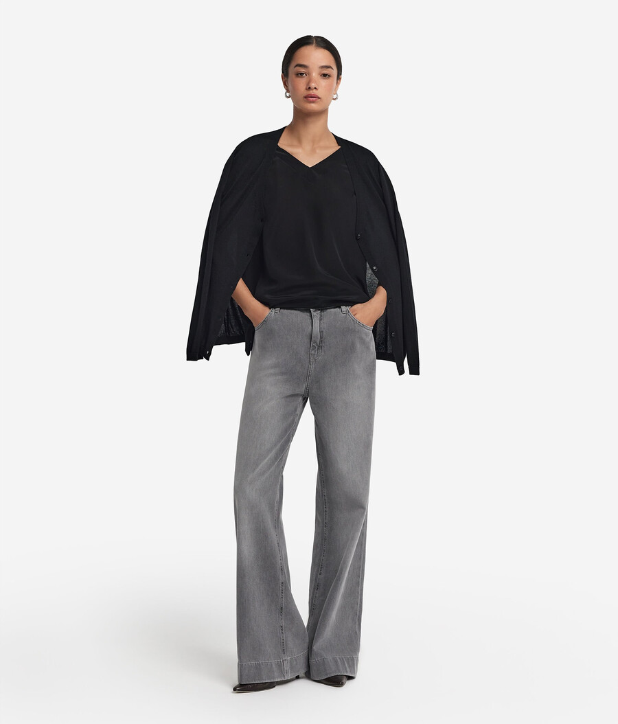 camiseta tipo kimono de seda con cuello en v