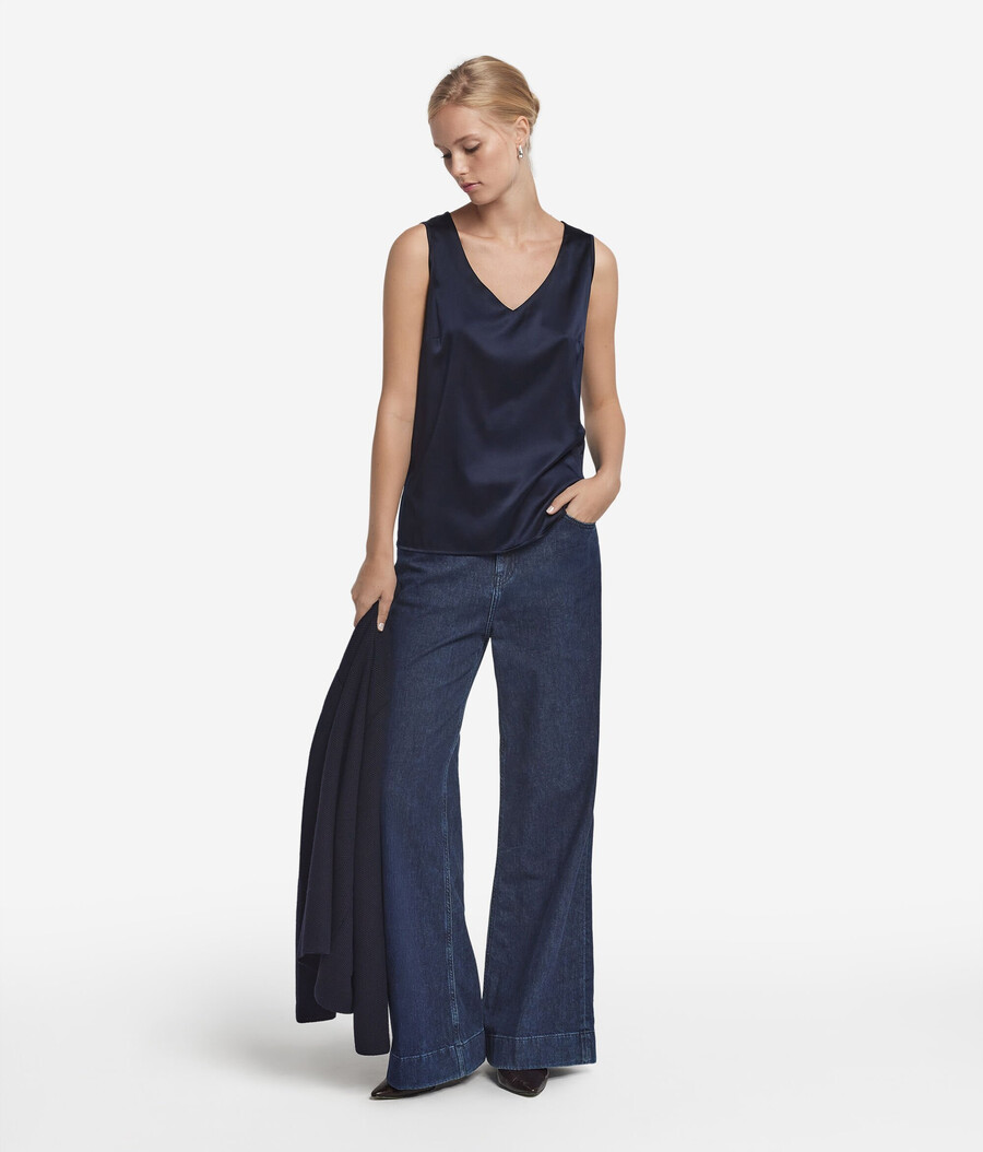 camisola de seda con cuello en v