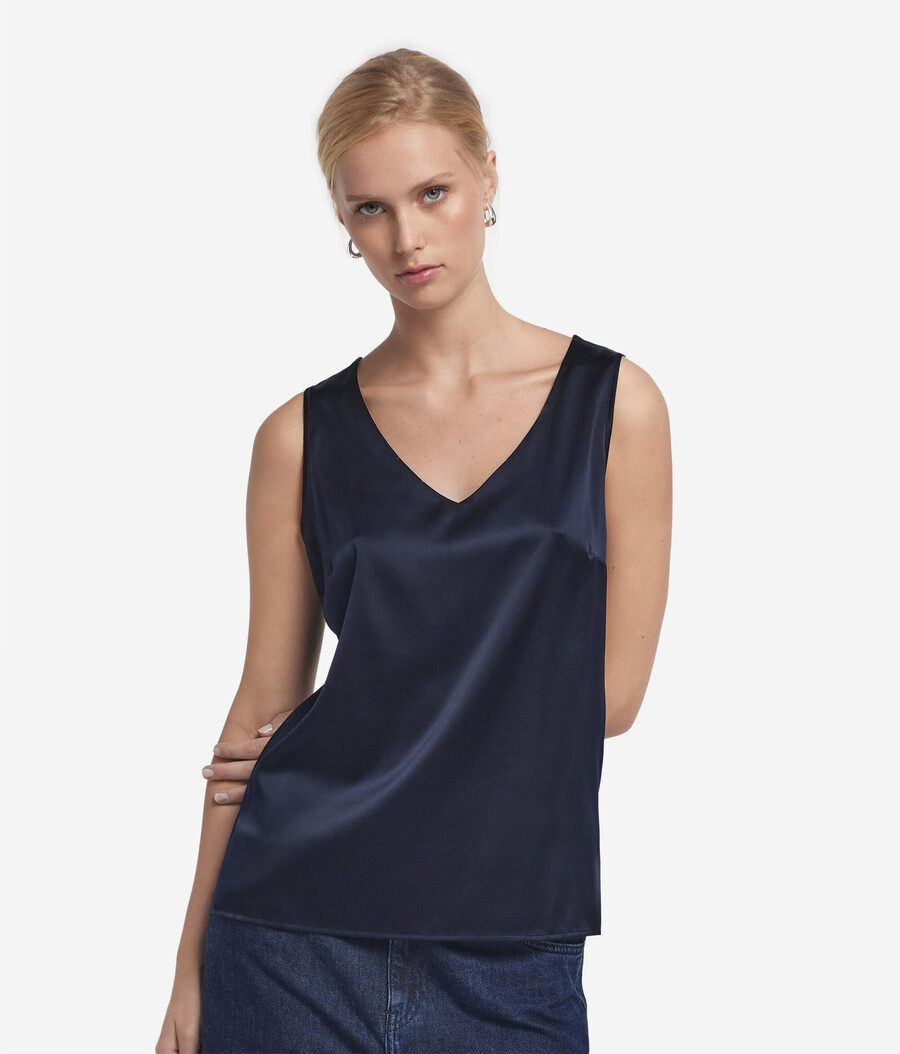 camisola de seda con cuello en v
