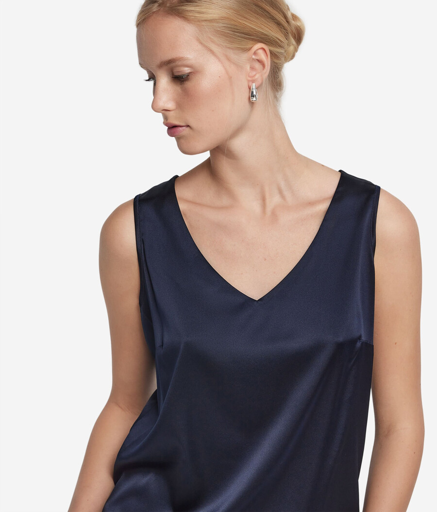 camisola de seda con cuello en v