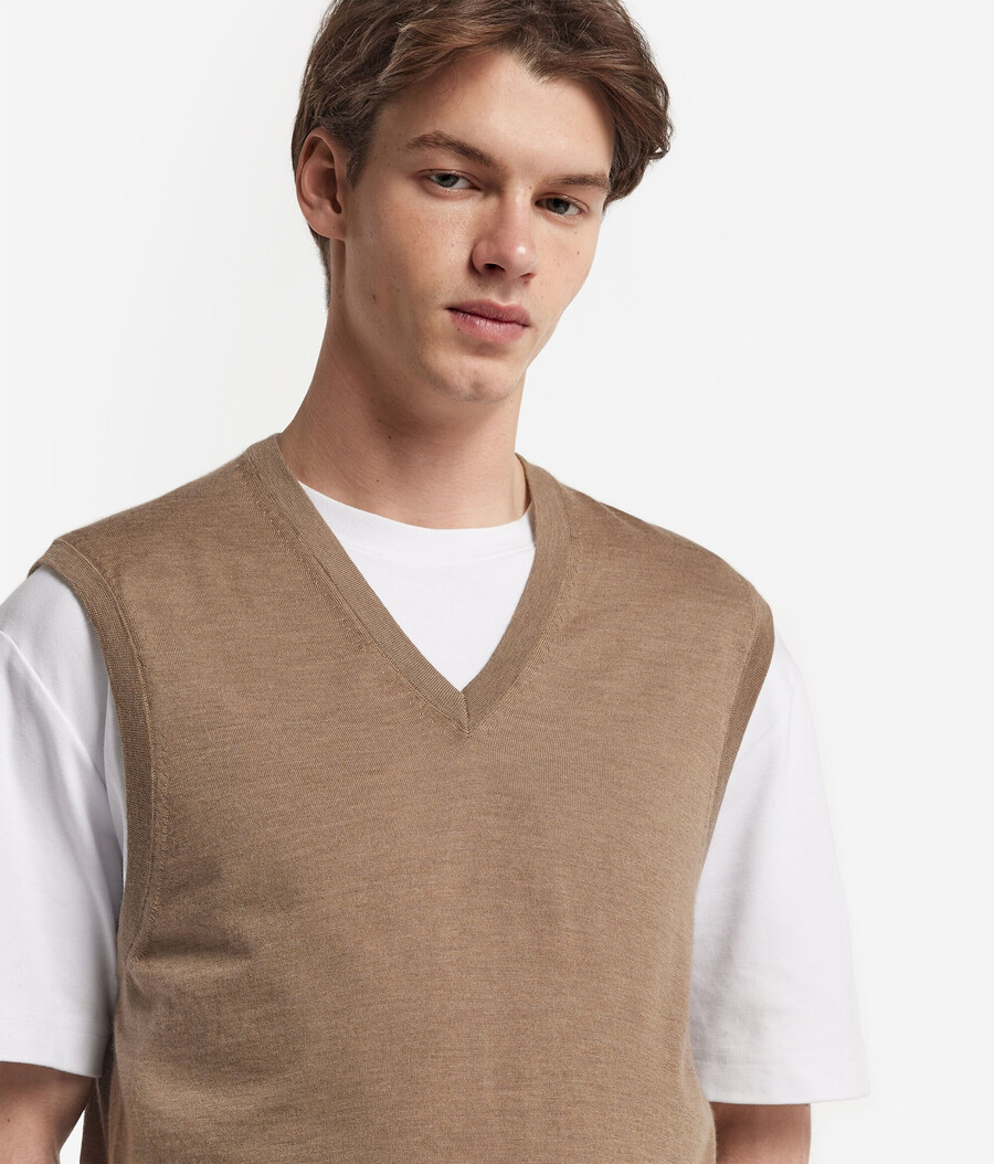 jersey sin mangas de cachemira ultrafina con cuello en v